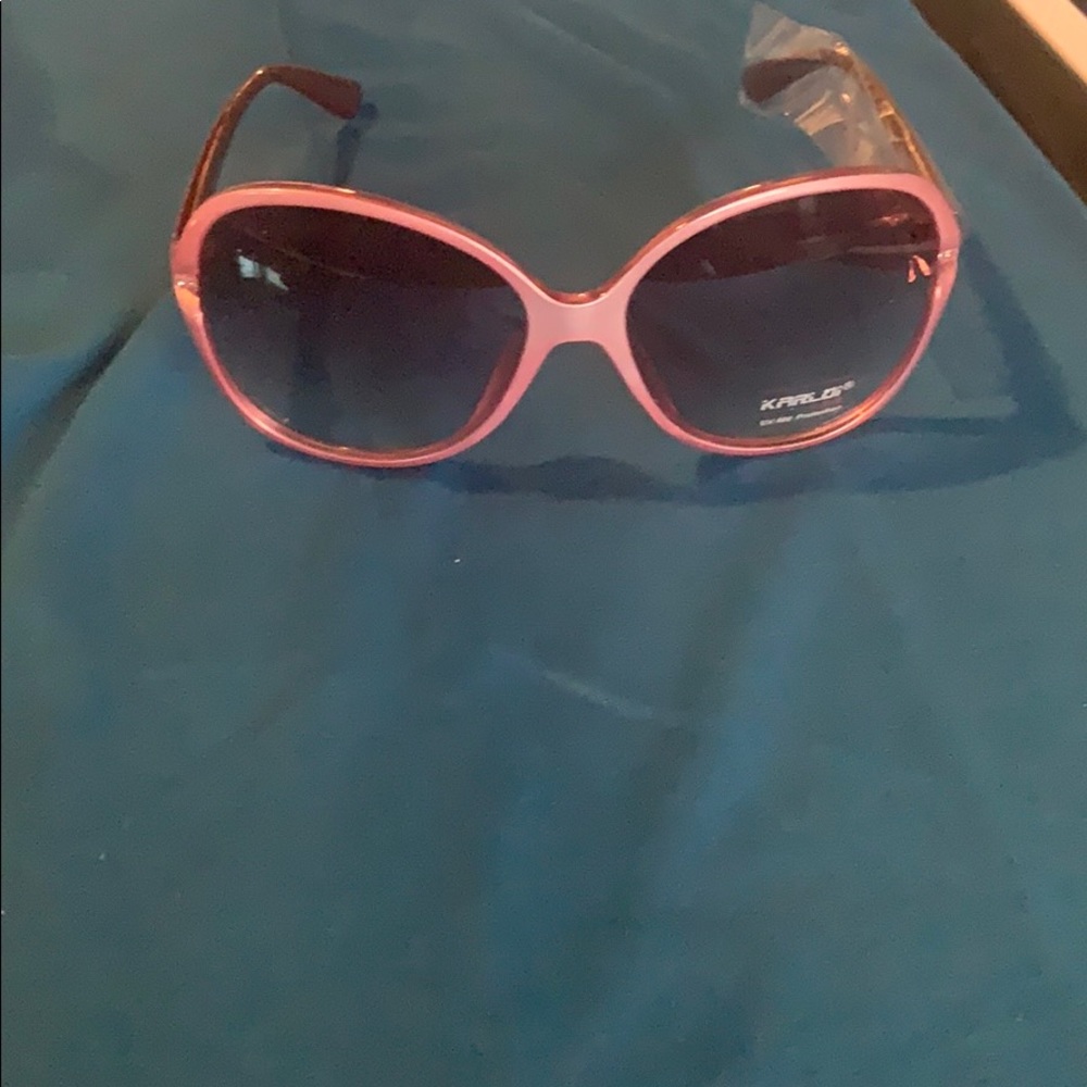 sunglasses 🕶